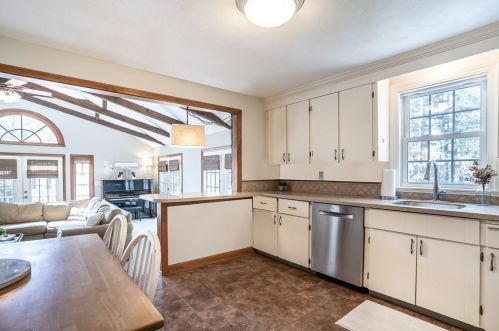 58 Everett St, Norfolk MA 02056-1634 exterior