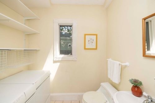 10 Hyde St, Newton MA 02461-1203 exterior