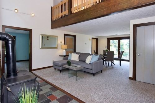 11 Clifford Rd, Southborough MA 01772-1502 exterior