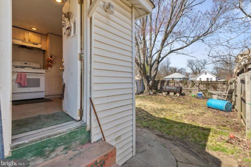 329 Buck St, West Deptford NJ 08066-1060 exterior