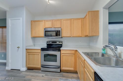 25801 65 Dr, Phoenix AZ 85033-1605 exterior