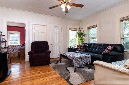 10 Carroll St, Weymouth MA 02189-1211 exterior