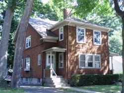 59 Warwick Rd, Newton, MA 02465-1723