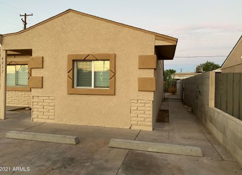 4815 70th Dr, Phoenix, AZ 85033-1533