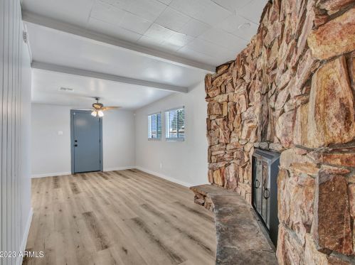 5526 Clarendon Ave, Phoenix AZ 85033-4118 exterior