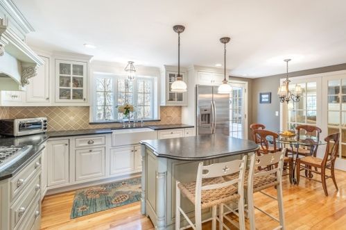 30 Surrey Ln, Topsfield MA 01983-1318 exterior