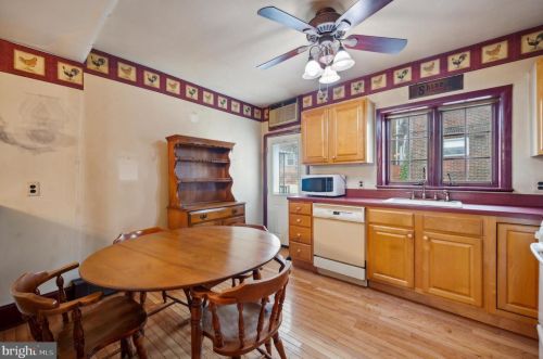 2828 11th St, Philadelphia PA  19133-1716 exterior