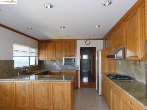 1612 View Dr, San Leandro CA  94577-5343 exterior