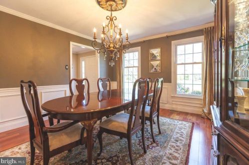 33 Winthrop Rd, Trenton NJ 08648-1557 exterior