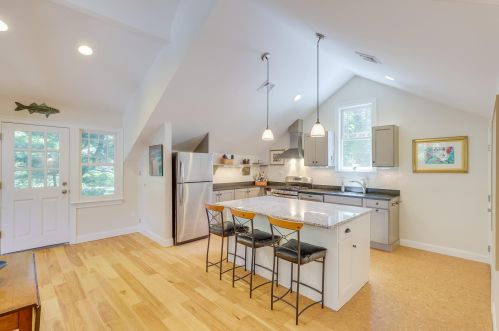 40 Main St, Falmouth MA 02540-3129 exterior