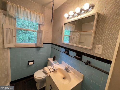 1 Budd Blvd, West Deptford NJ 08096-3332 exterior