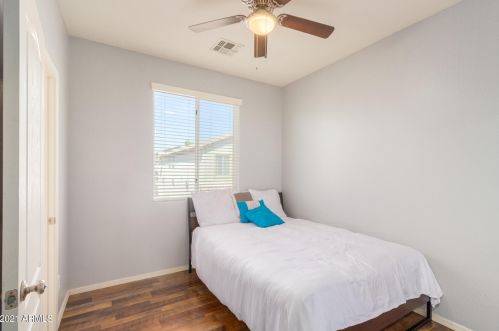 1948 77th Gln, Phoenix AZ 85035-5055 exterior