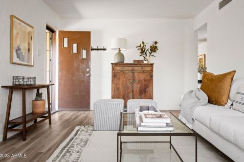 10824 12th St, Phoenix AZ  85020-1131 exterior