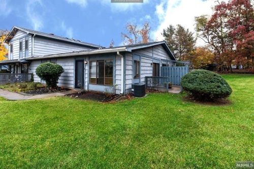 30 Birchwood Ct, West Deptford, NJ 08066-2411