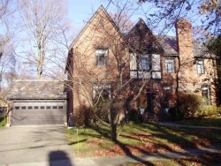 11 Bruce Ln, Newton, MA 02458-2615