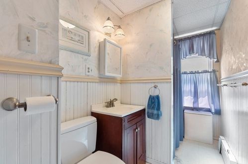 29 Halmstad St, Worcester MA 01607-1520 exterior