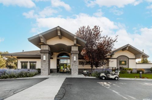 733 Clb Oaks Dr, Sandy UT 84070 exterior