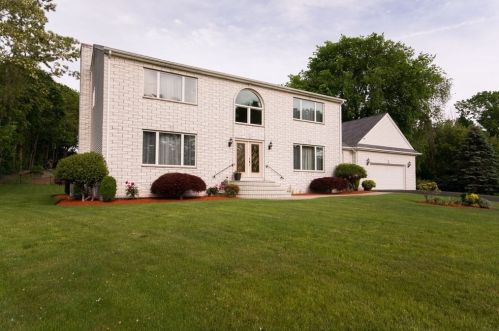 142 Hammond St, Seekonk, MA 02771-3200