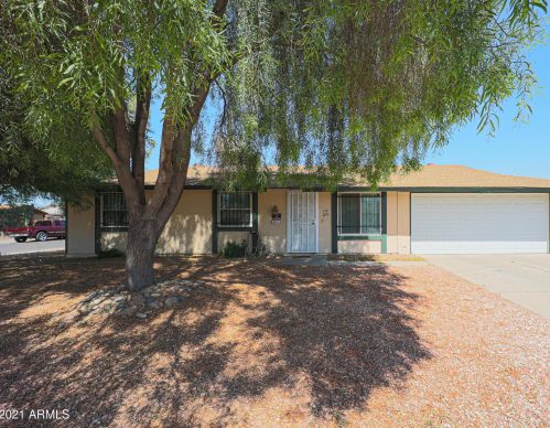 3827 73rd Dr, Phoenix, AZ 85033-3805