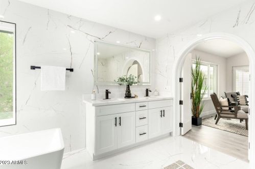 5801 30th St, Phoenix AZ  85016-2401 exterior