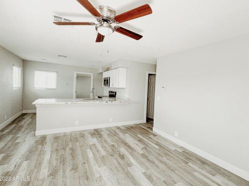 2221 27th St, Phoenix AZ 85008-4924 exterior