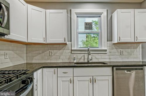 711 Columbia Blvd, West Deptford NJ  08063-1307 exterior