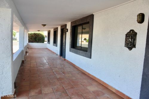 7117 Devonshire Ave, Phoenix, AZ 85033-3127