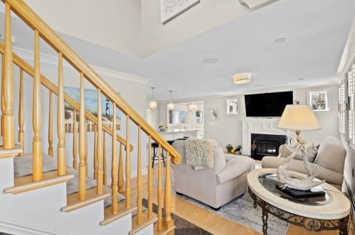 35 Monmouth St, Quincy MA 02171-1067 exterior