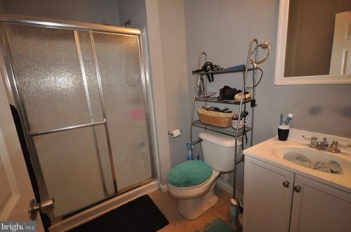 921 15 St, Philadelphia PA 19146-2230 exterior