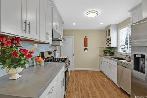 1552 Rake Ct, San Leandro CA  94578-1852 exterior