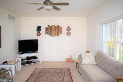 94 Drift Ave, Trenton NJ 08648-3505 exterior