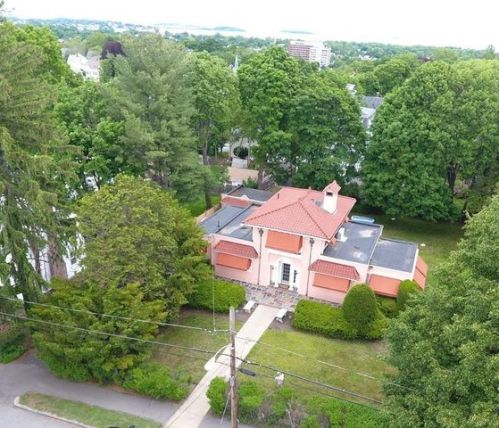 346 Highland Ave, Quincy, MA 02170-4054