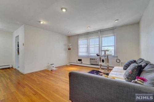 118 Sussex St, East Newark NJ 07029-2122 exterior