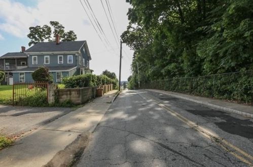 8 Fern St, Lawrence MA 01841-1160 exterior