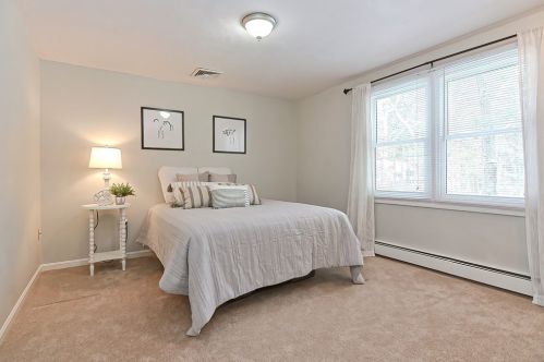 11 Robin Rd, Norfolk MA 02056-1731 exterior