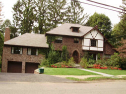 95 Collins Rd, Newton, MA 02468-2209