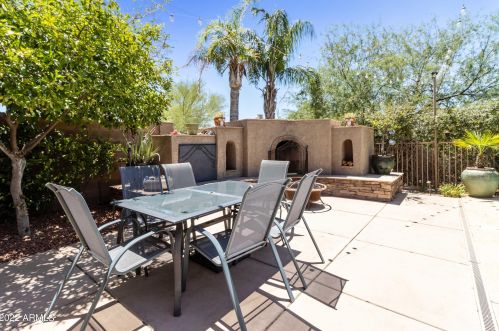 1713 Cielo Grande Ave, Phoenix AZ 85024-7555 exterior