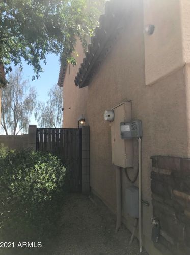 10225 Camelback Rd, Phoenix AZ  85037-5076 exterior