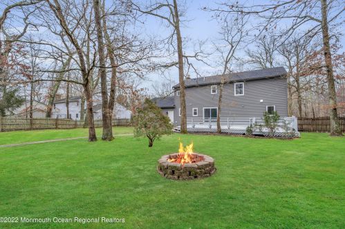 722 Green Valley Rd, Jackson Twp NJ  08527-2942 exterior