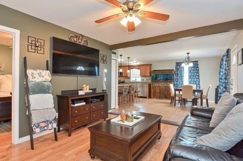 42 Raymond St, Fall River MA 02723-2823 exterior