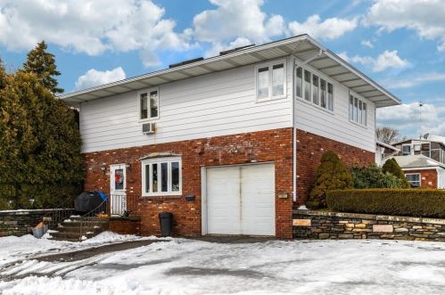 6 Amanola Ave, Worcester MA 01604 exterior