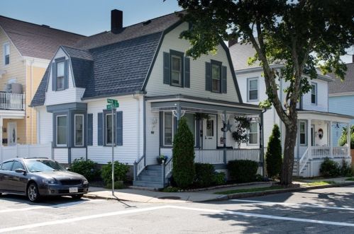 60 Park St, New Bedford, MA 02740-3520