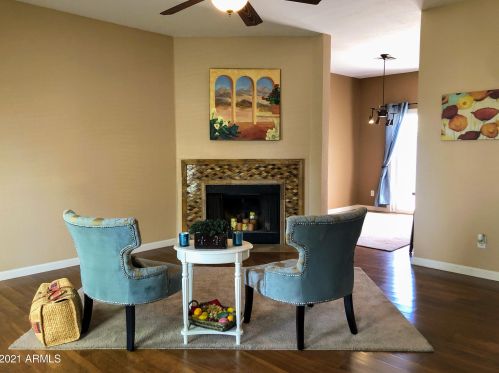 18819 34th Ln, Phoenix, AZ 85027-6175