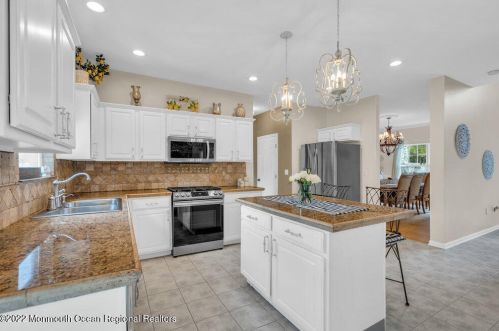 1 Highland Dr, Jackson Twp NJ 08527-1213 exterior