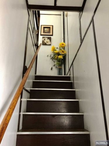 48 Dukes St, Kearny NJ 07032-3928 exterior