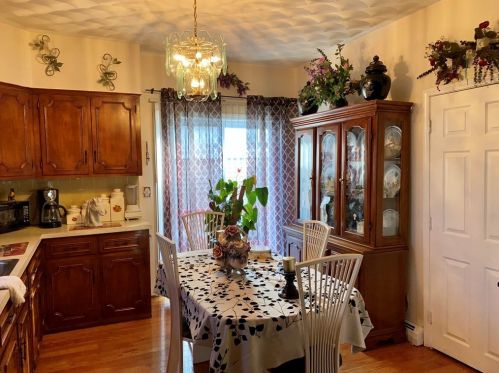 68 Foster St, Fall River MA 02721-2774 exterior