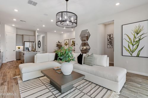 21926 61 St, Phoenix AZ 85035-1601 exterior