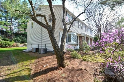 20 Rawson Hill Dr, Shrewsbury, MA 01545-1539
