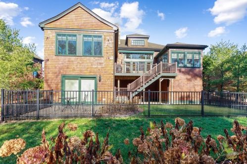 28 Raynor Dr, Hingham MA 02043-4882 exterior