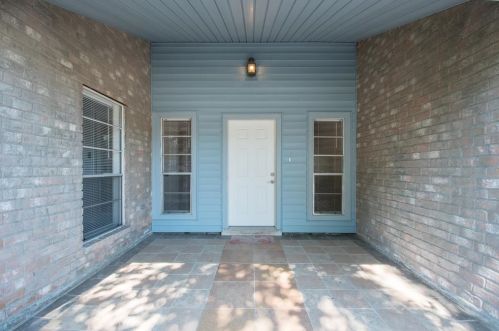 1204 Heron Dr, Taylor Lake Village TX  77586-2518 exterior